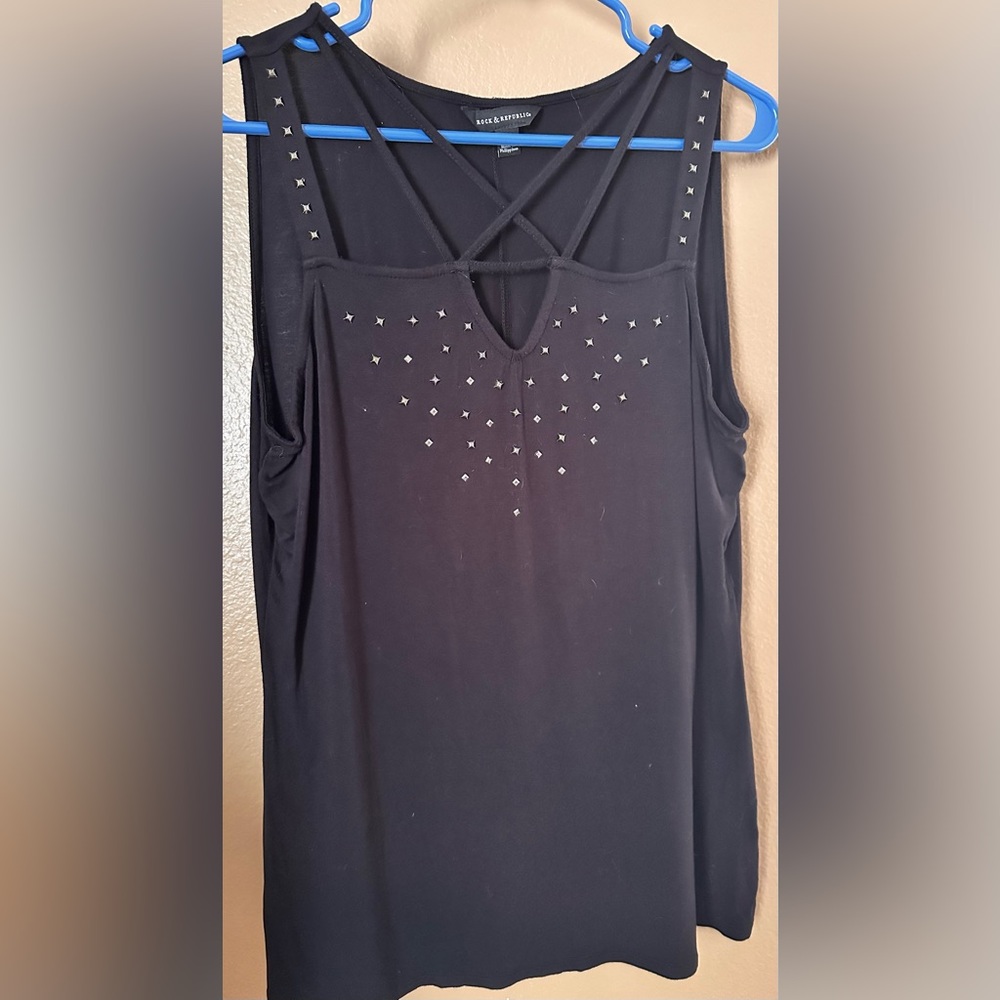 Rock & Republic black top. Size L.